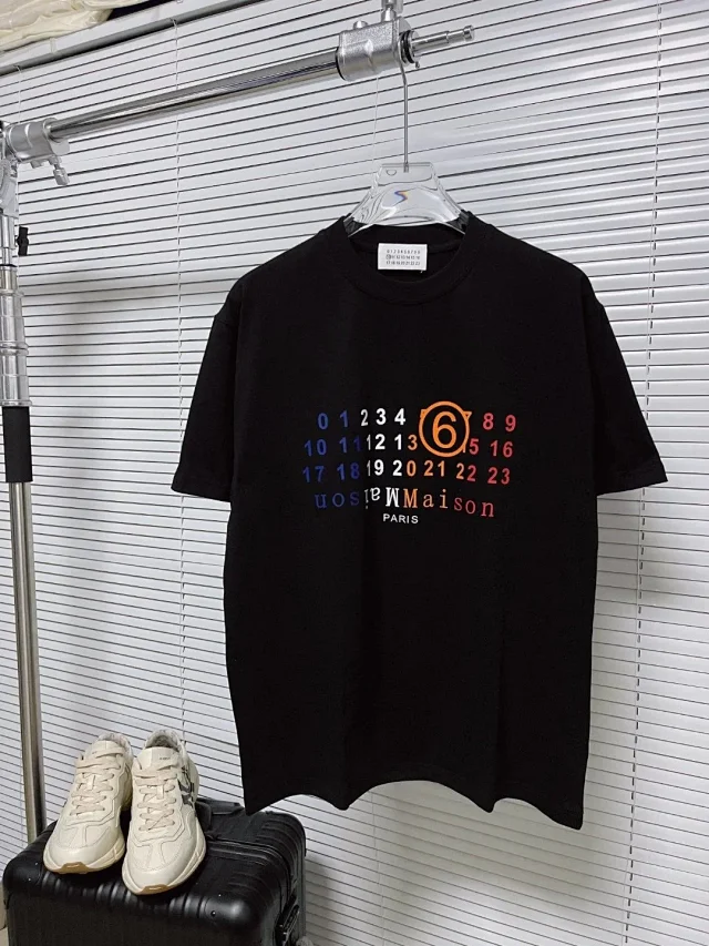 MM6 Maison Margiela T-Shirts Numbered logo print short-sleeve T-shirt product detail image 11