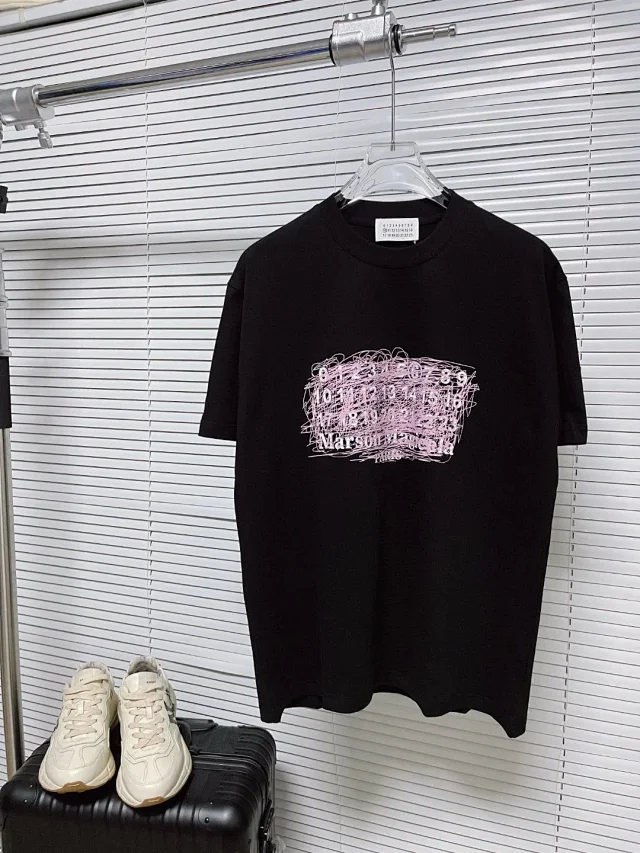 MM6 Maison Margiela T-Shirts Numbered logo print short-sleeve T-shirt product detail image 13