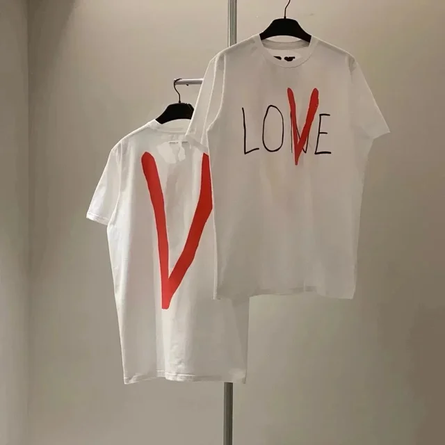 VLONE T-Shirts Short-Sleeve V Logo Graphic product detail image 3