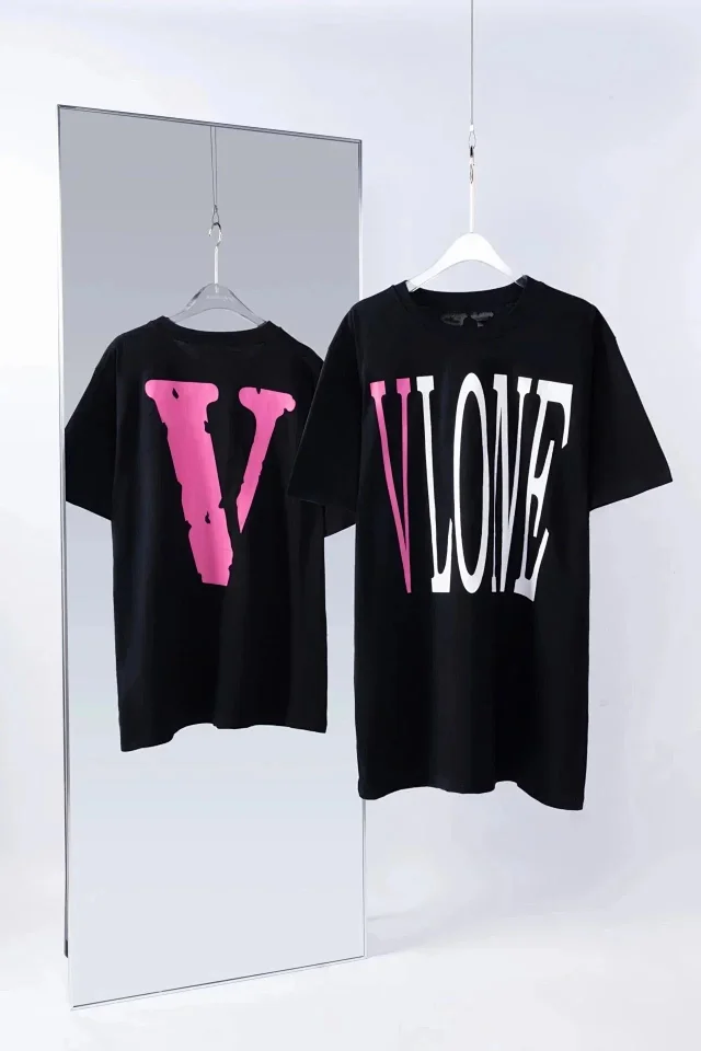 VLONE T-Shirts Short-Sleeve V Logo Graphic product detail image 9