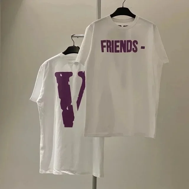 VLONE T-Shirts Short-Sleeve V Logo Graphic product detail image 6