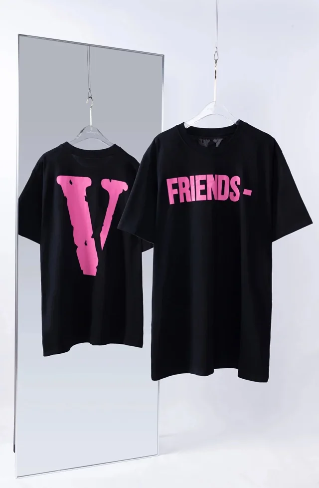 VLONE T-Shirts Short-Sleeve V Logo Graphic product detail image 11