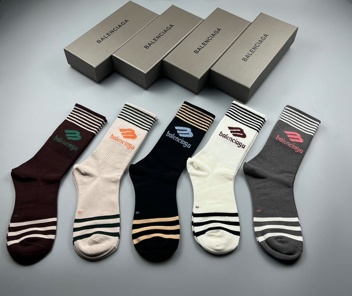Louis Vuitton Socks Assorted logo-pattern crew image 9