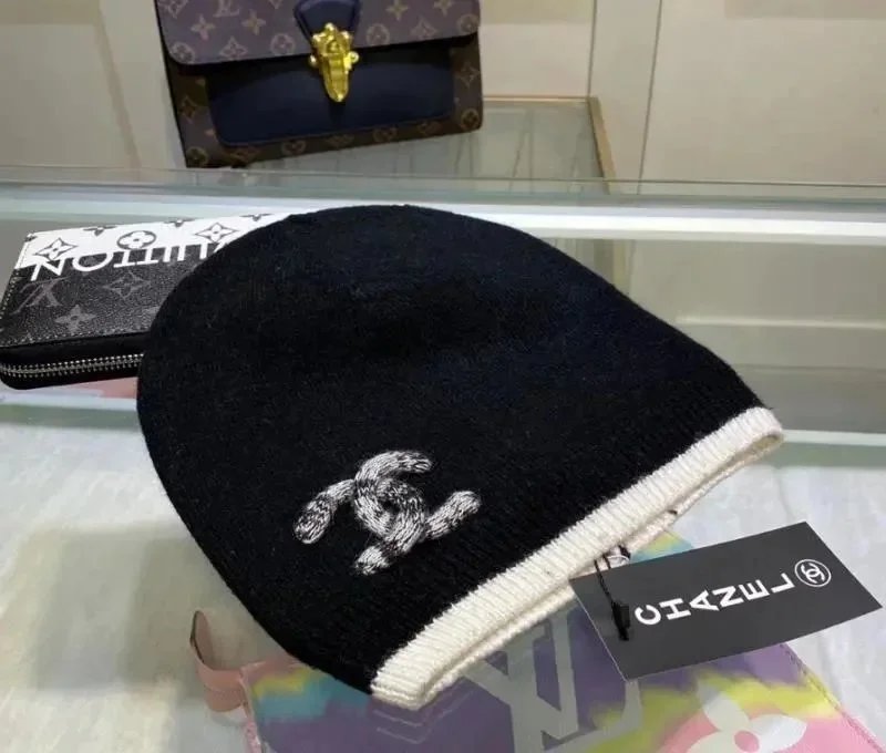 Chanel Hats Cable-Knit Logo Beanie image 8