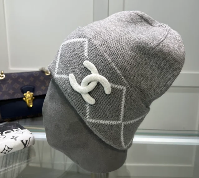 Chanel Hats Cable-Knit Logo Beanie product detail image 13