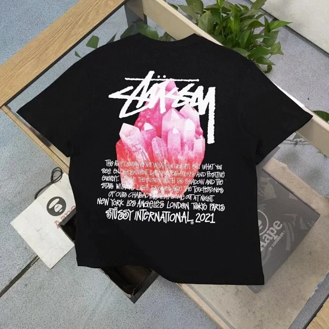 Stüssy T-Shirts Short-sleeve crew-neck logo graphic T-shirt product detail image 3