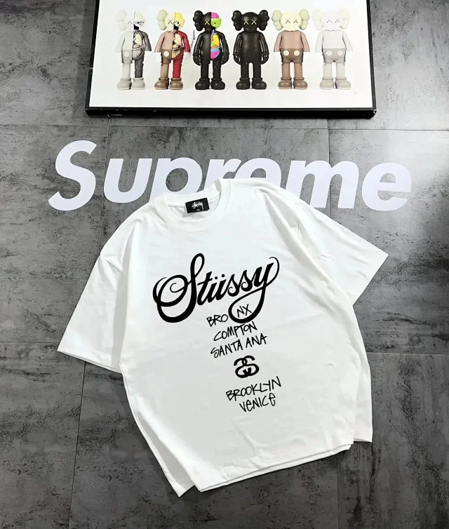 Stüssy T-Shirts Short-Sleeve Graphic Print product detail image 2
