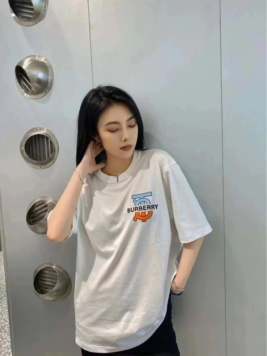 Gucci T-Shirts Logo Print — 23