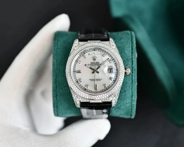 Rolex Watches Datejust mechanical watch with date window and fluted bezel product detail image 12