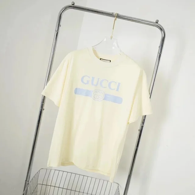 Gucci T-Shirts Short-Sleeve Graphic T-Shirt product detail image 2