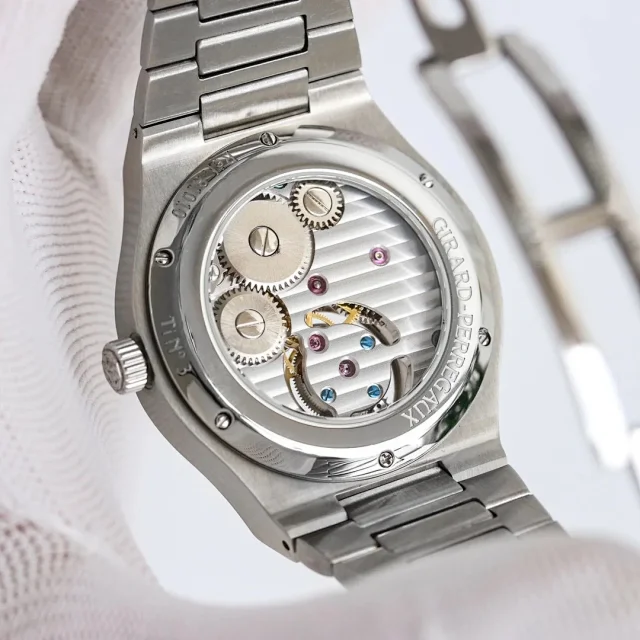 Girard-Perregaux Watches Laureato Tourbillon product detail image 8