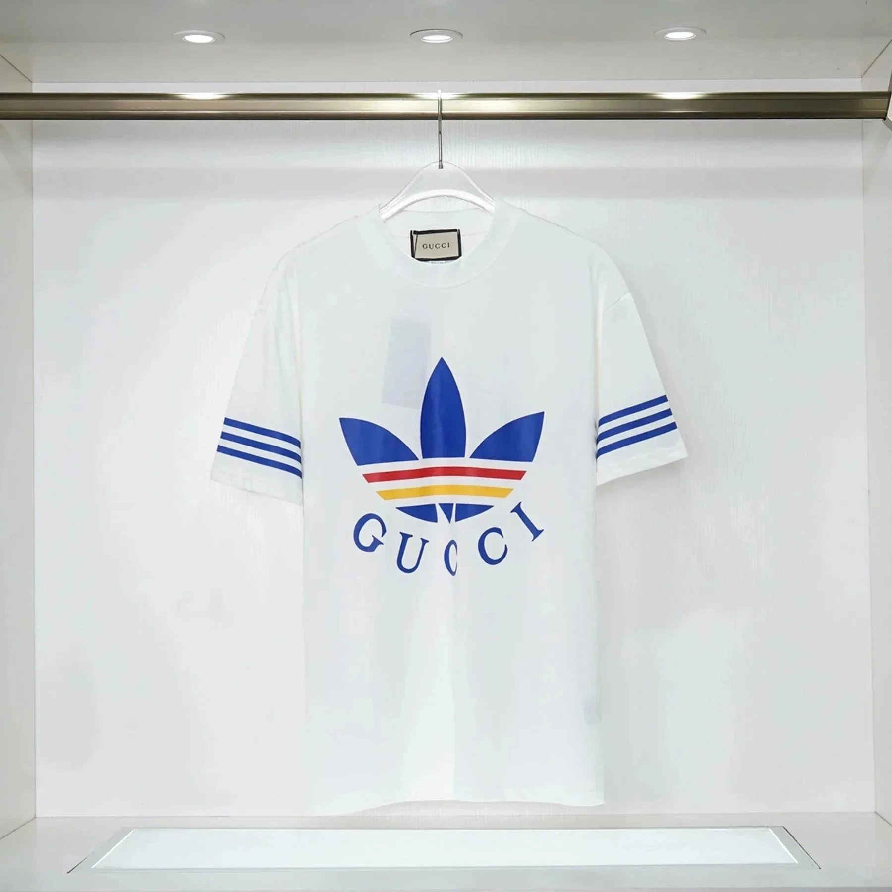 Gucci T-Shirts Logo Print Striped Sleeve — white
