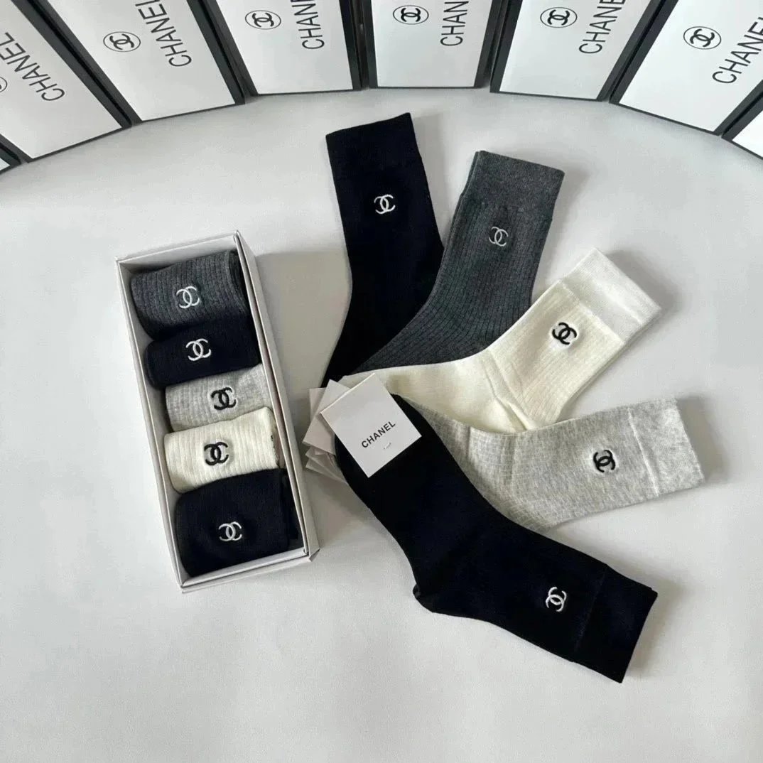 Chanel Socks Logo Ribbed Crew — 1