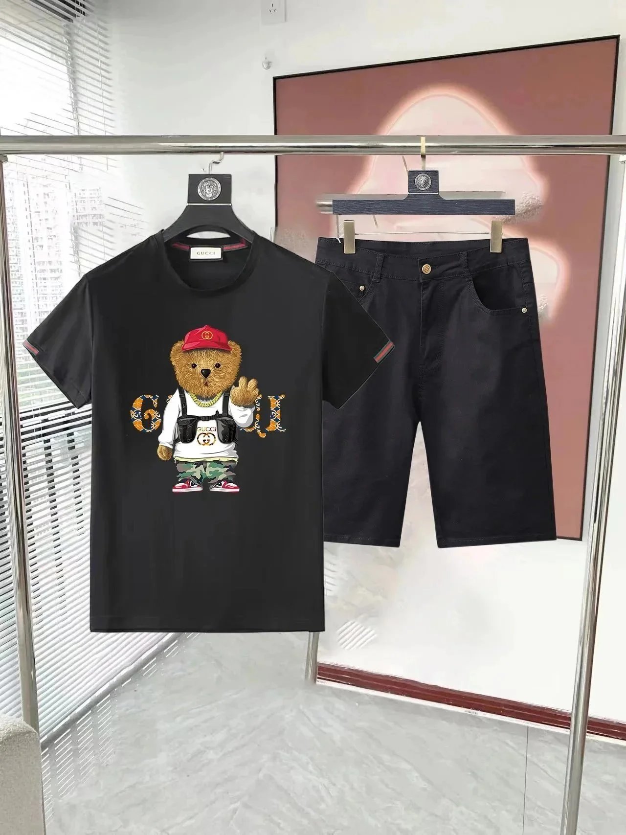 Gucci Matching Sets T-Shirt and Shorts Set — 5