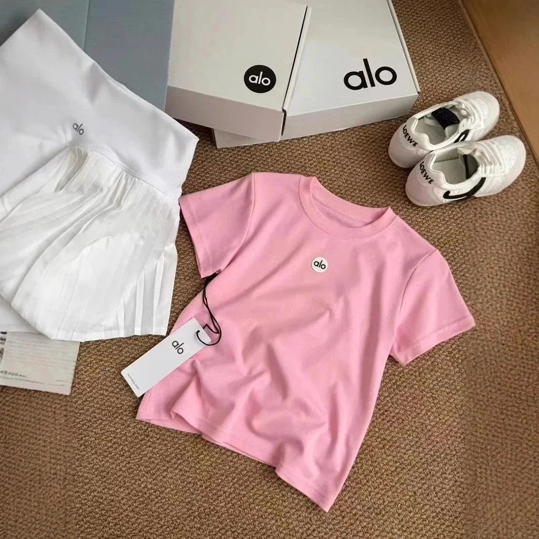 Alo Yoga T-Shirts Crew Neck Short-Sleeve Logo T-Shirt image 3