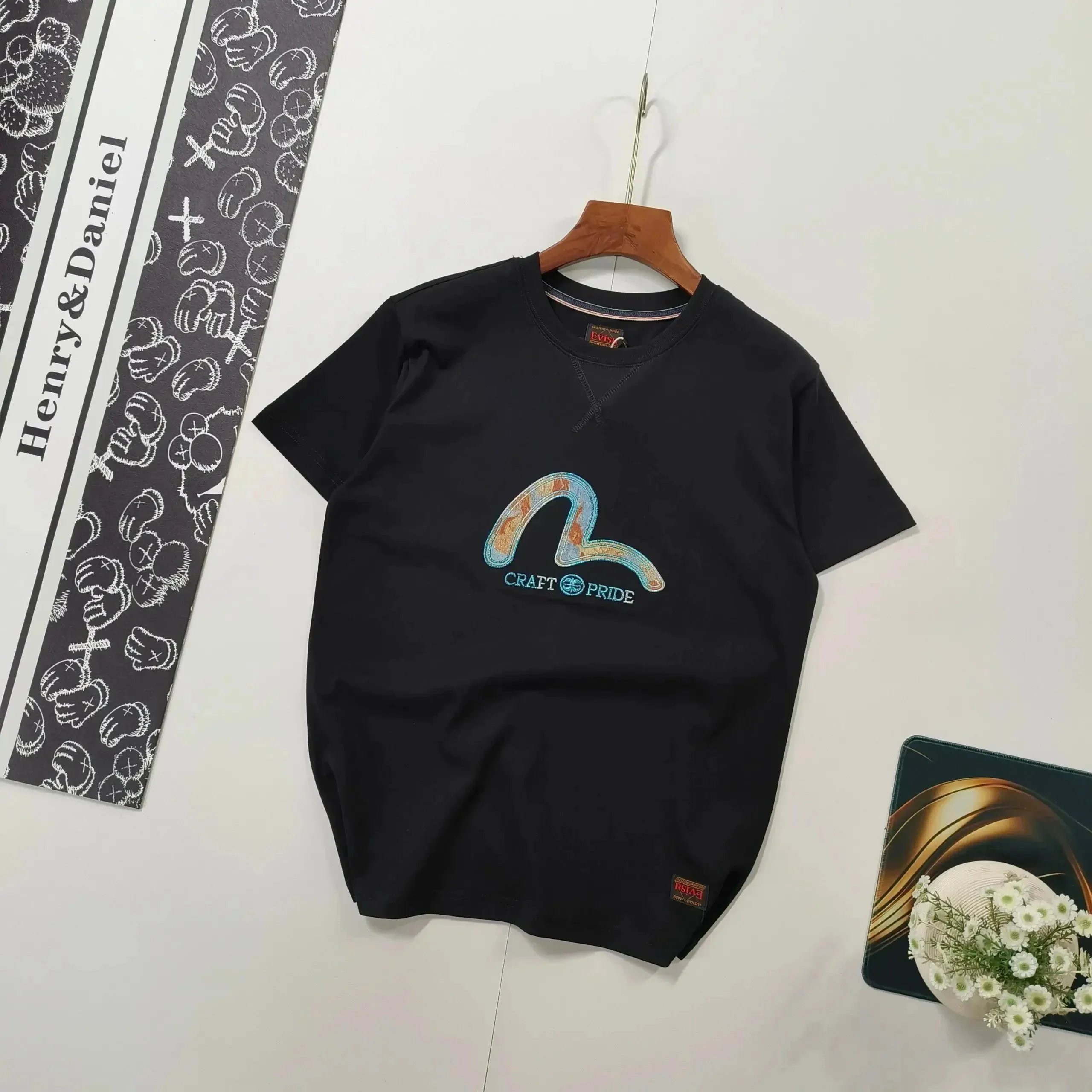 EVISU T-Shirts Short-Sleeve Logo Graphic T-Shirt — 20
