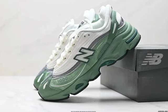 New Balance Sneakers 1000 product detail image 10