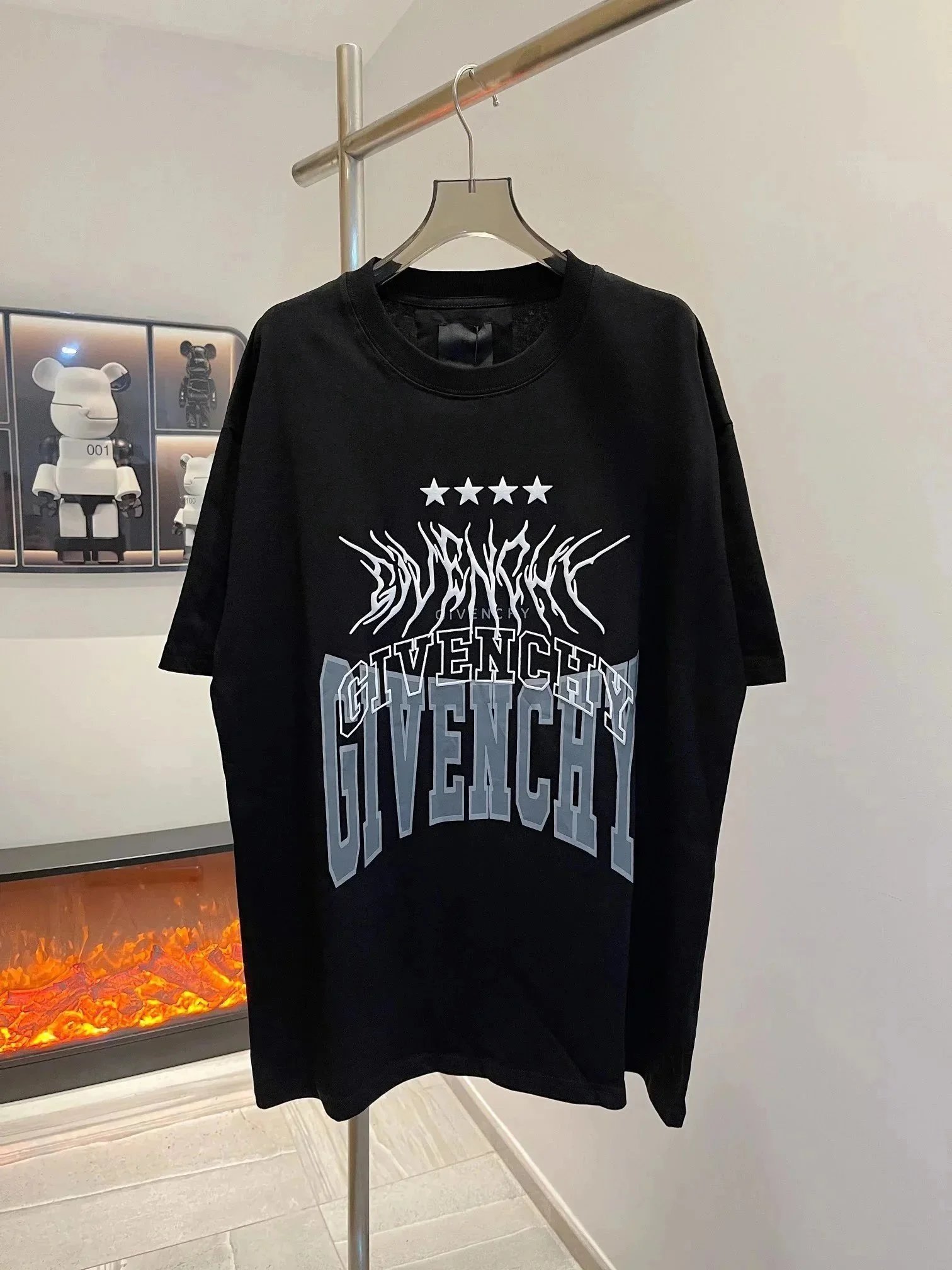 Givenchy T-Shirts Graphic Print T-Shirt image 2