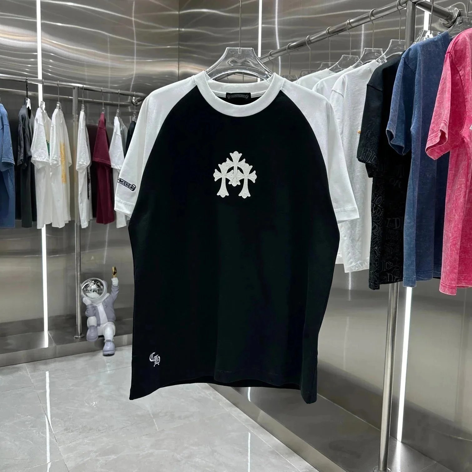 Chrome Hearts T-Shirts Short-sleeve graphic T-shirt with cross motifs — 29