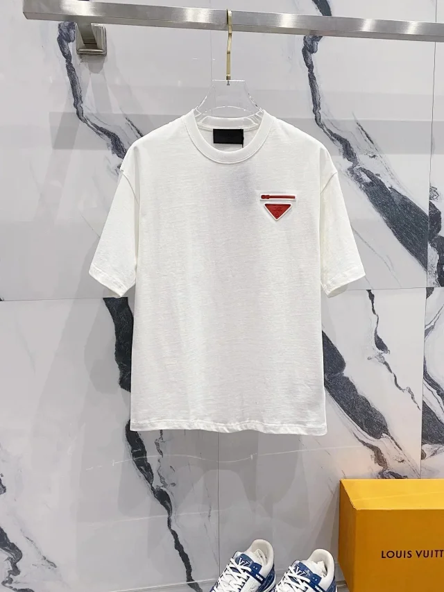 Prada T-Shirts Short-Sleeve Logo T-Shirt product detail image 7