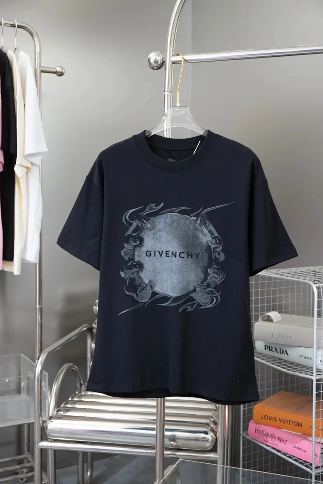 Givenchy T-Shirts Graphic Print T-Shirt product detail image 13