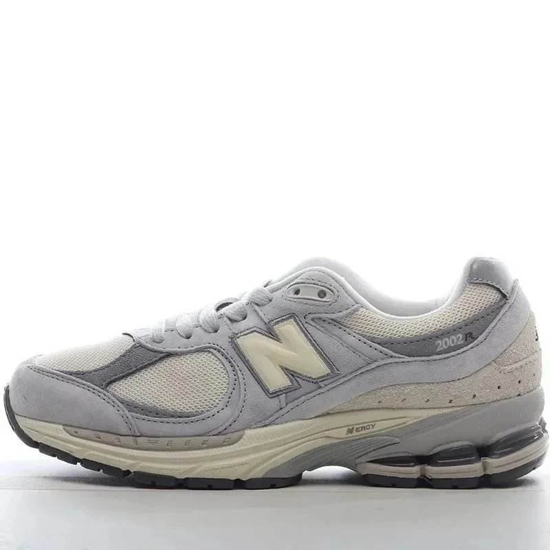 New Balance Sneakers 2002R Gore-Tex — 2002R Beige