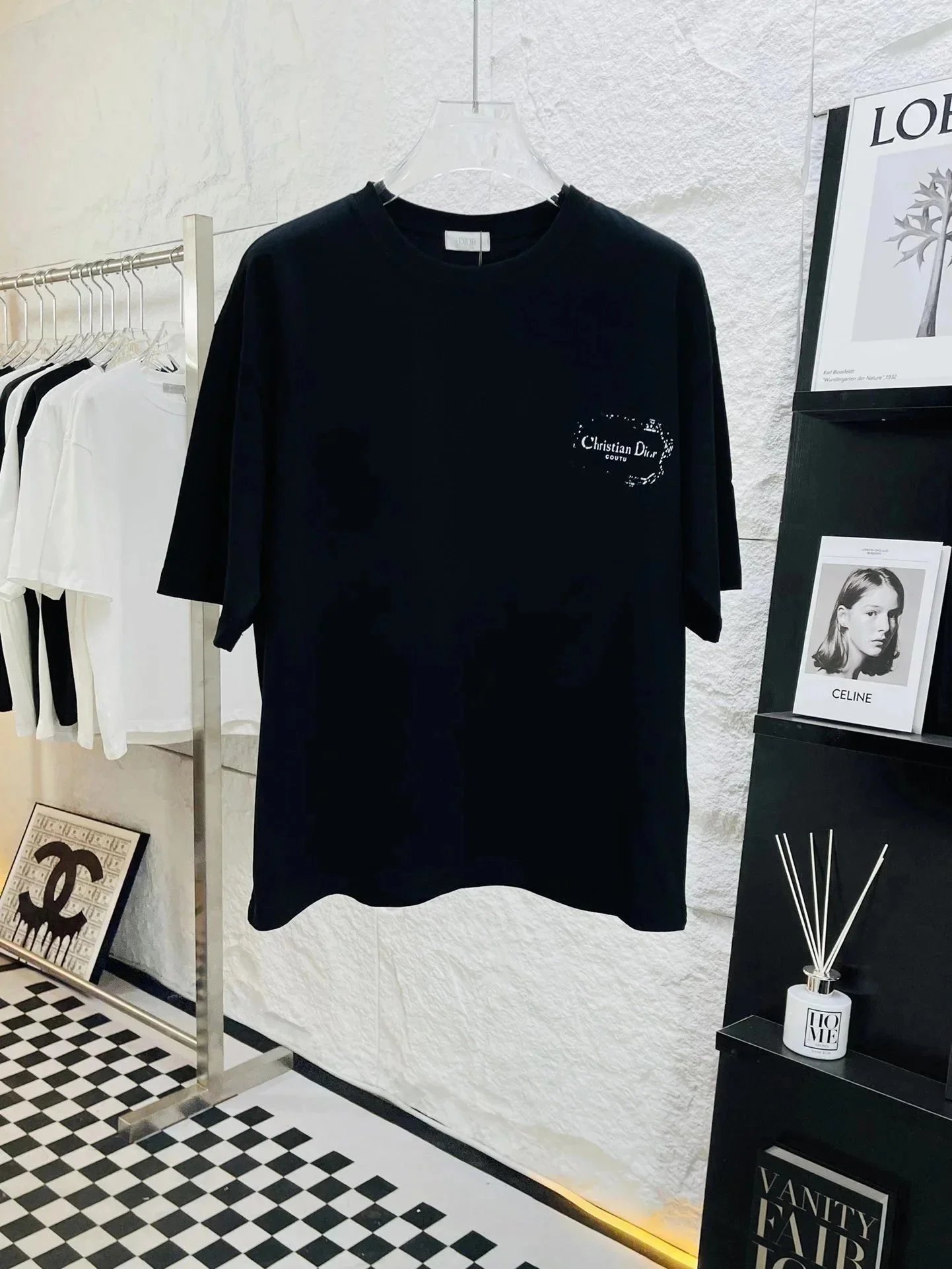 Dior T-Shirts Short-Sleeve Graphic Print — 32