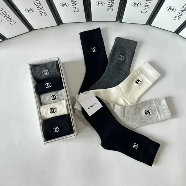 Chanel Socks Logo Ribbed Crew product detail image 1