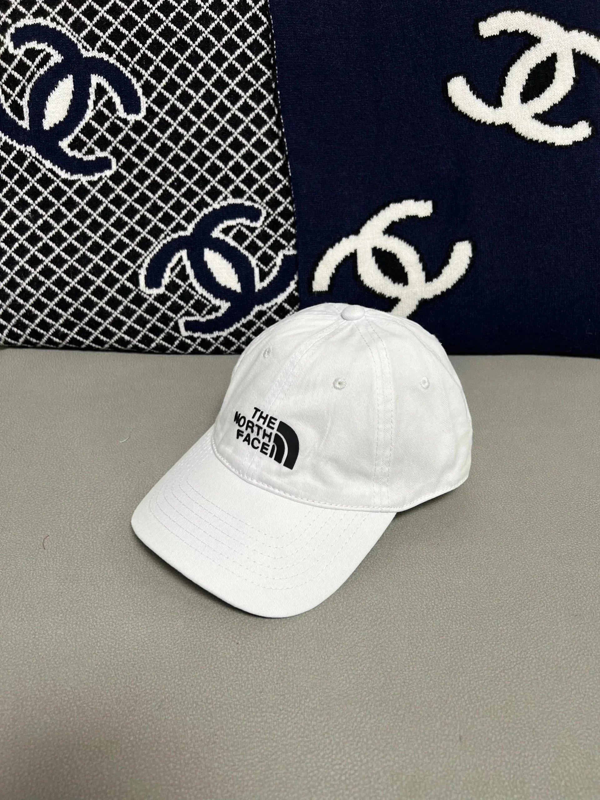 Hermès Multiple Baseball Cap Designs image 11