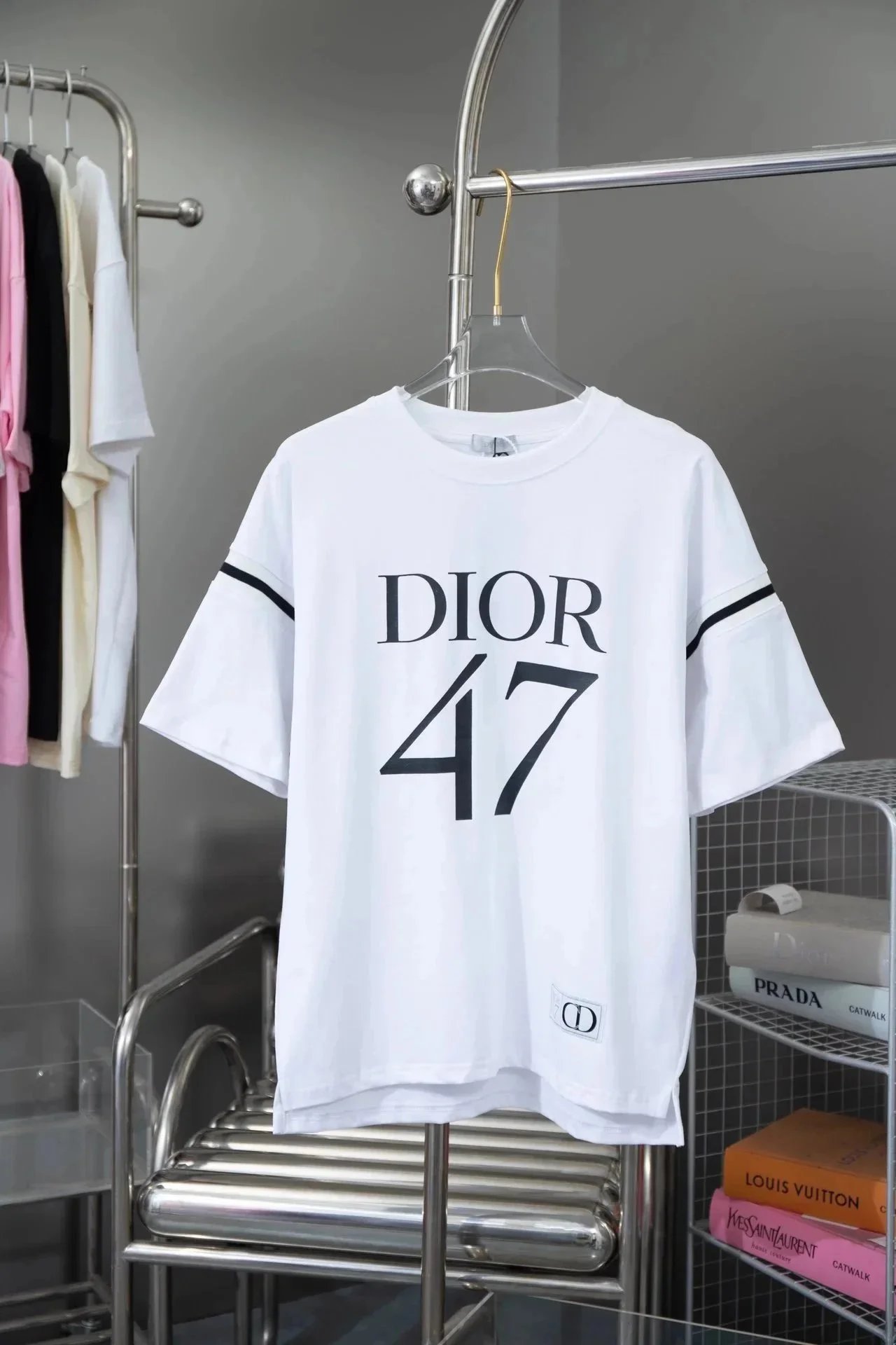 Dior T-Shirts Short-Sleeve Graphic Print — 23