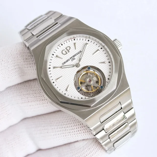 Girard-Perregaux Watches Laureato Tourbillon product detail image 5