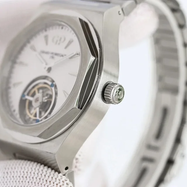 Girard-Perregaux Watches Laureato Tourbillon product detail image 7