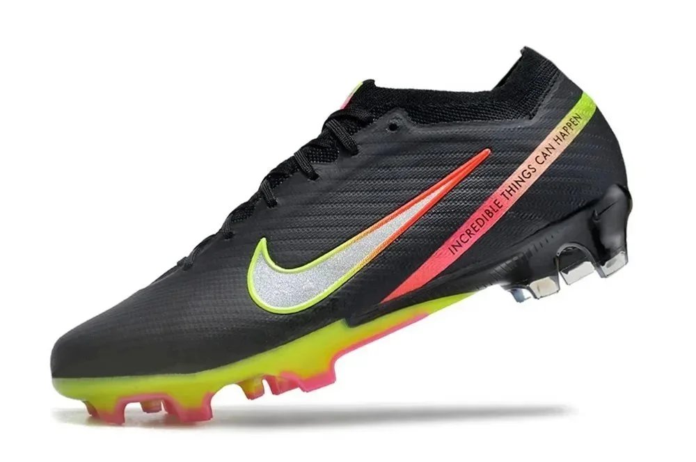 Nike Boots Low-cut studded football — 29