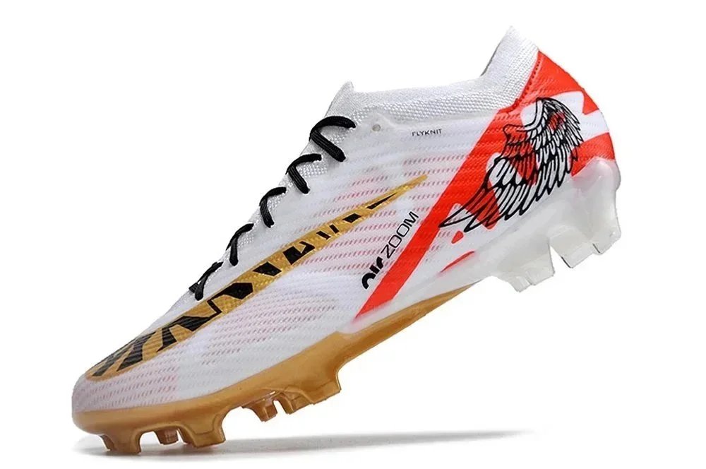 Nike Boots Low-cut studded football — 35