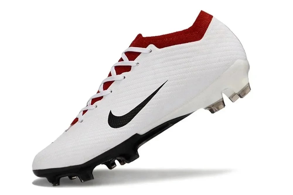 Nike Boots Low-cut studded football — 18