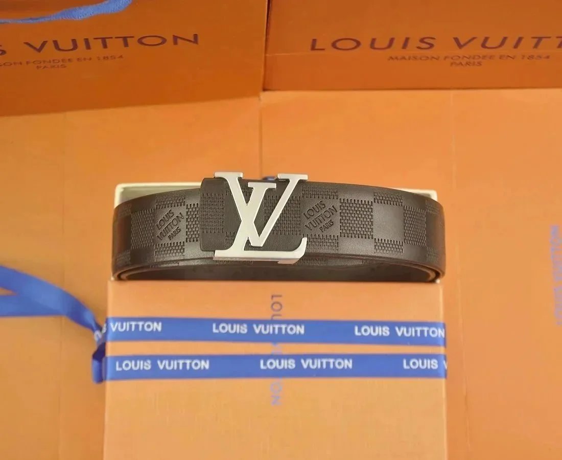 Louis Vuitton Belts Circular LV Buckle — 31