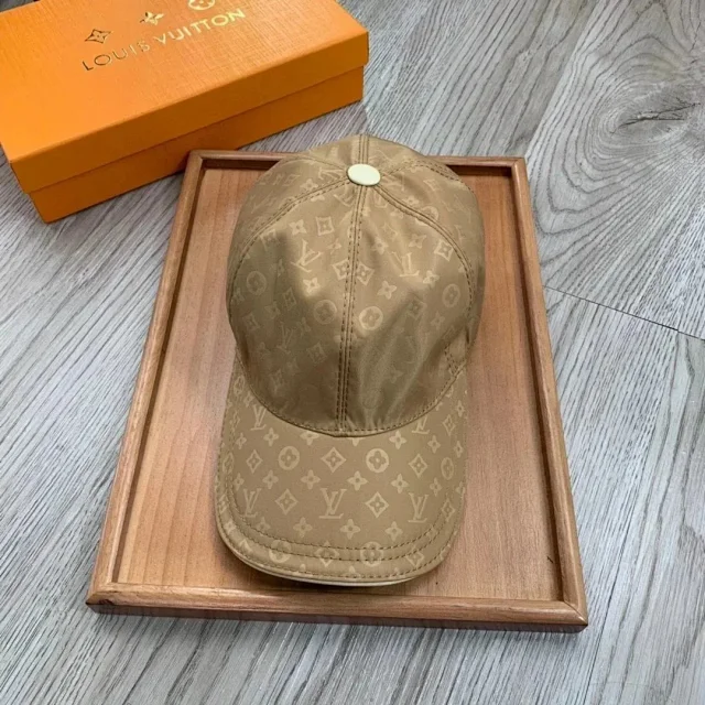 Louis Vuitton Hats Monogram Baseball Cap product detail image 3