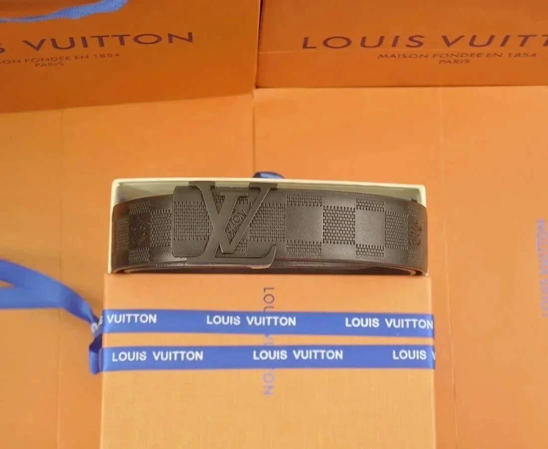 Louis Vuitton Belts Circular LV Buckle — 33