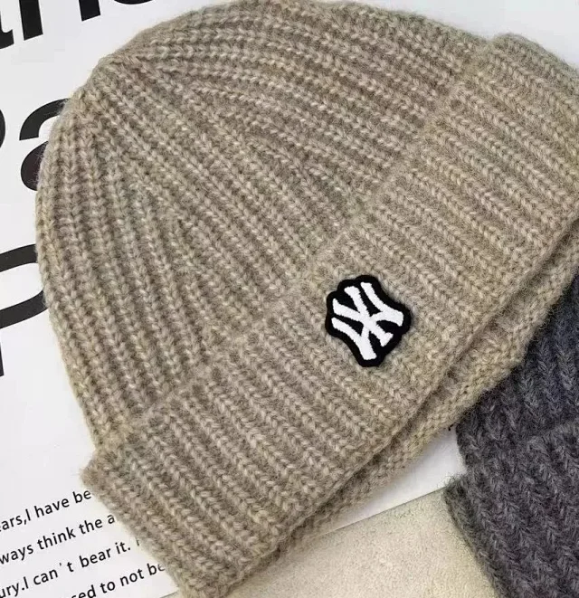 New York Yankees Hats Logo Baseball Cap and Knit Beanie product detail image 7