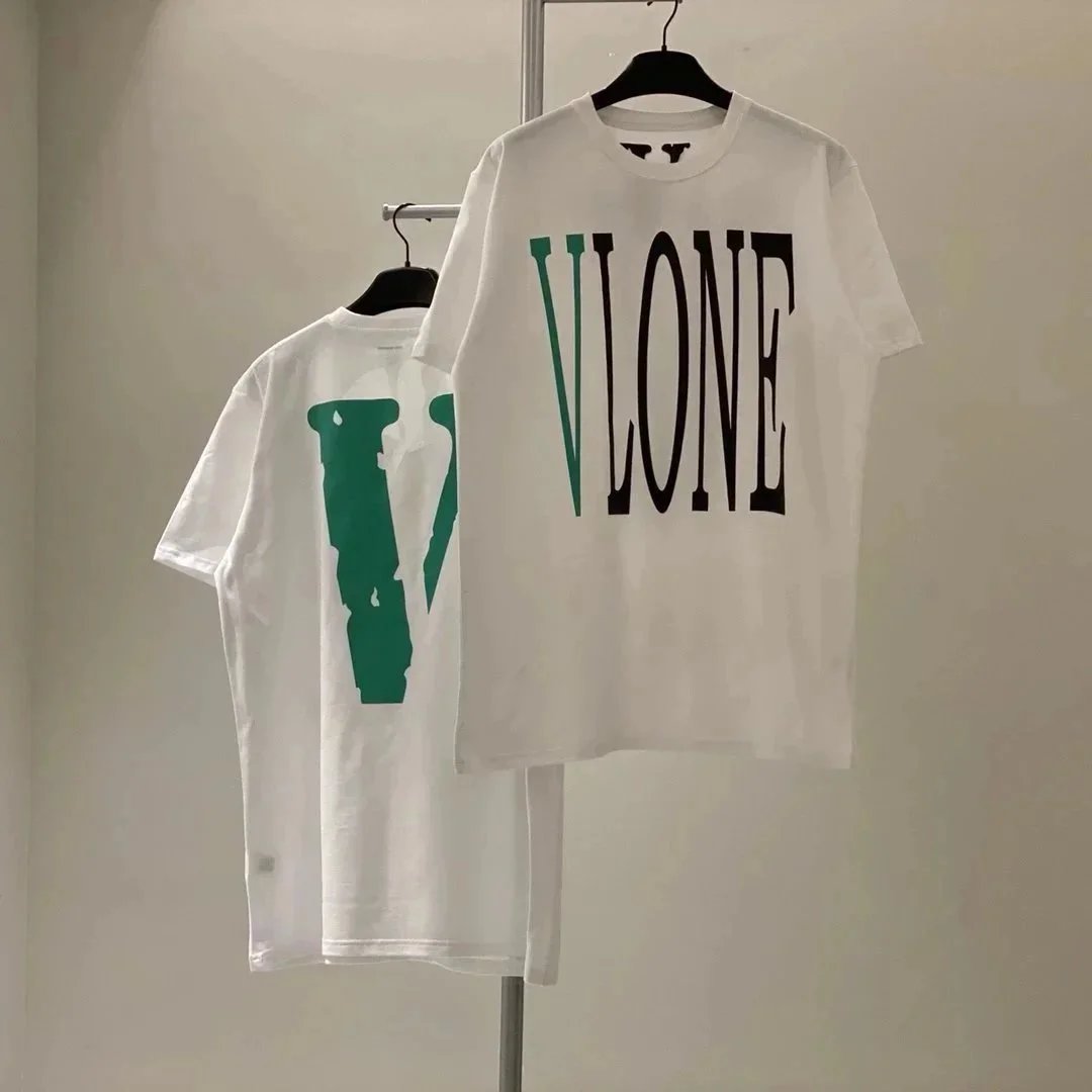 VLONE T-Shirts Short-Sleeve V Logo Graphic — 2