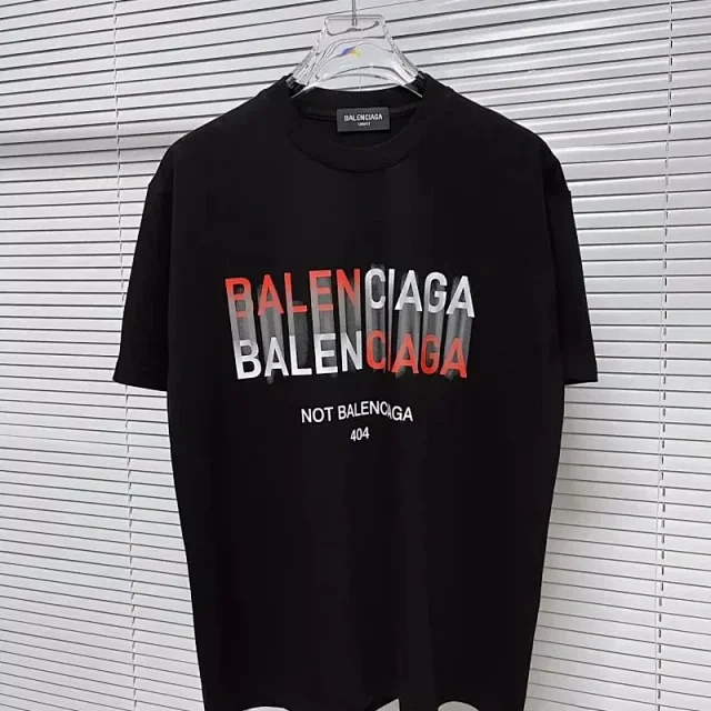 Balenciaga T-Shirts Oversized graphic logo T-shirt product detail image 14