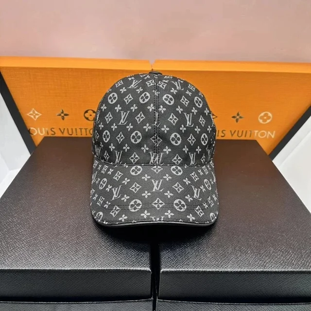 Louis Vuitton Hats Monogram Baseball Cap product detail image 3
