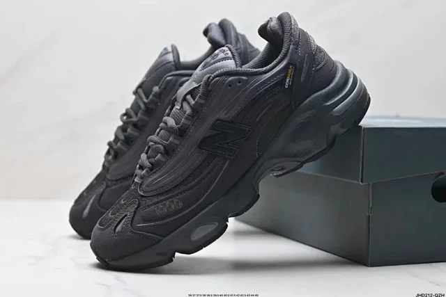 New Balance Sneakers 1000 product detail image 3