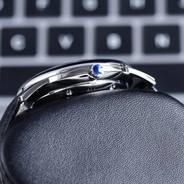 IWC Watches Automatic Date Watch with Crystal Hour Markers product detail image 14