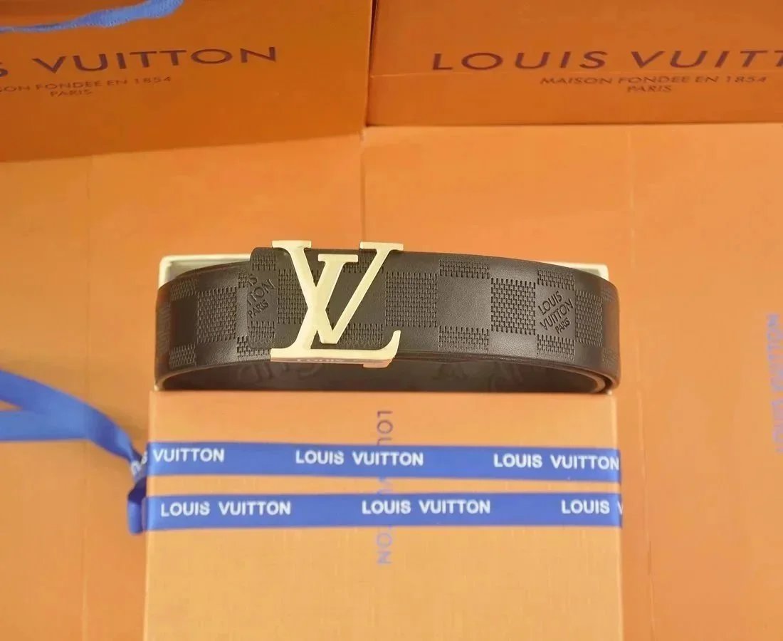 Louis Vuitton Belts Circular LV Buckle — 32