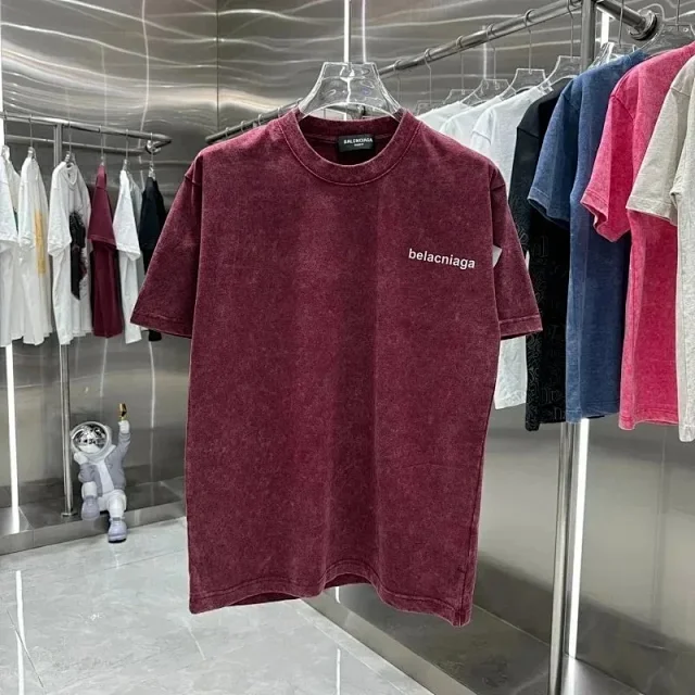 Balenciaga T-Shirts Oversized graphic logo T-shirt product detail image 6