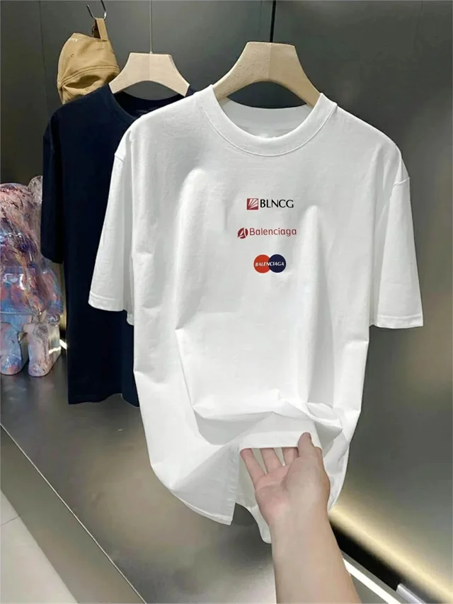 Balenciaga T-Shirts Logo Print product detail image 1