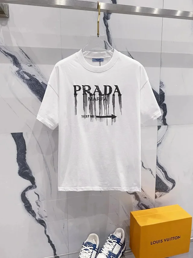 Prada T-Shirts Short-Sleeve Logo T-Shirt product detail image 4