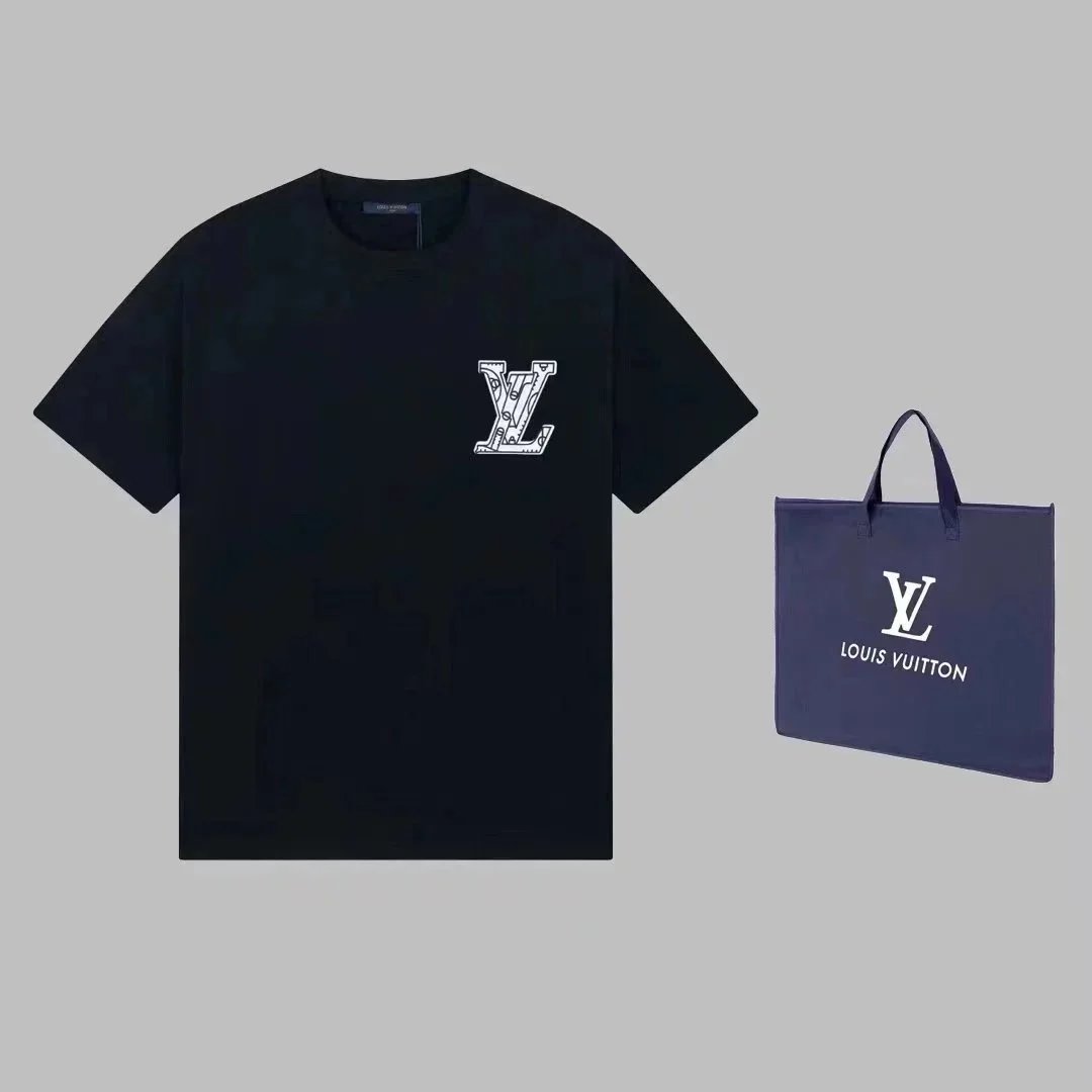 Louis Vuitton T-Shirts Monogram graphic — 31