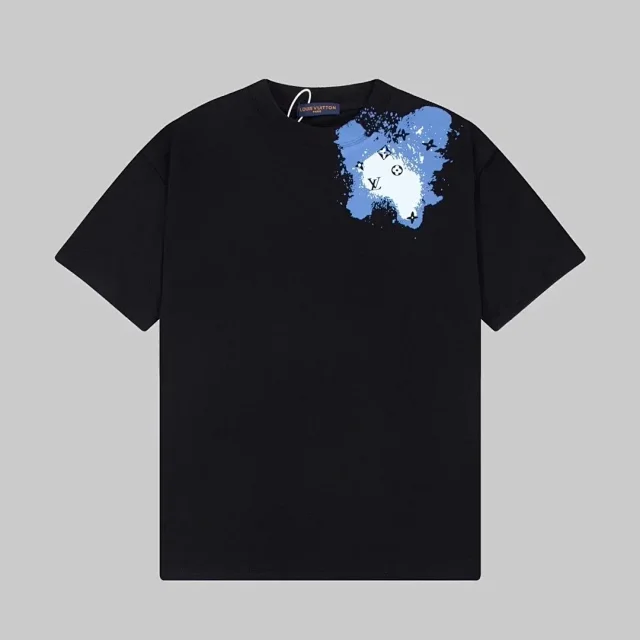 Louis Vuitton T-Shirts Monogram graphic product detail image 12